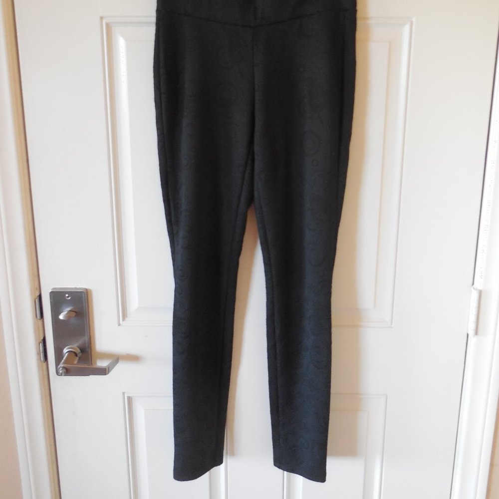 One 5 One Leggings Black Textured ~ Size S - Picture 2 of 6